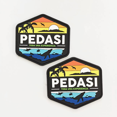 Öko-freundliche wasserdichte PVC-Pflaster Custom Kleidung Logo Moral Patch 4mm