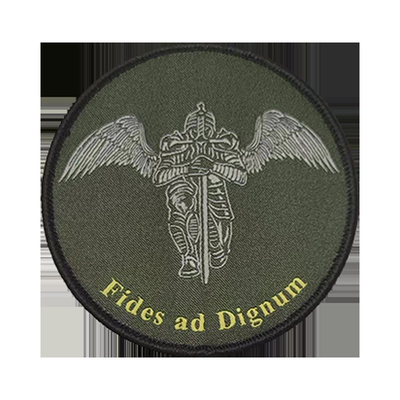 Kundenspezifische Etiketten für Damask-Gewebe mit niedrigem MOQ und verschlungenem Rand