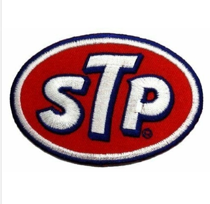 STP-Sponsor- Motorsport laufendes 2,5&quot; x 3,6&quot; Logo Sew Ironed On Embroidery-Flecken